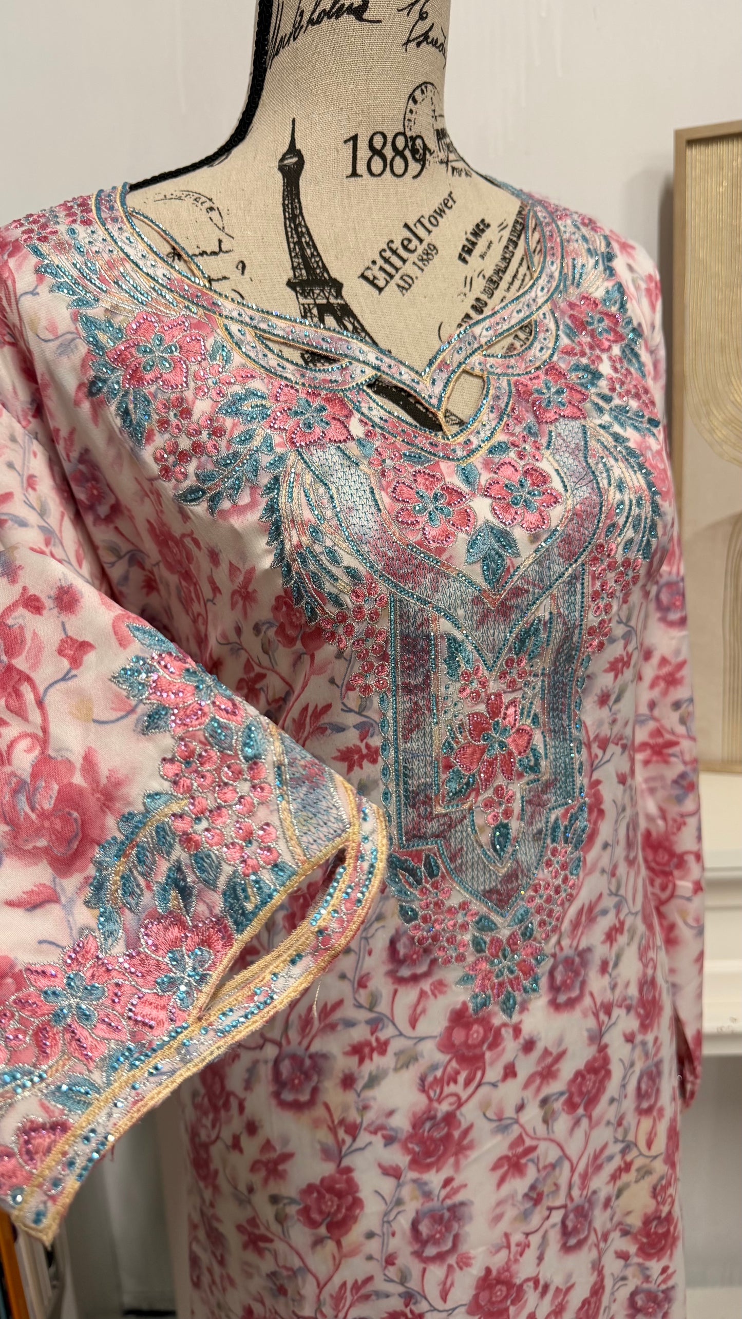 Makhawer VELVET